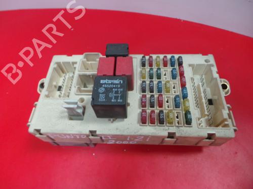 Caja reles / fusibles FIAT PUNTO (188_) 1.2 60 (188.030, .050, .130, .150, .230, .250) (60 hp) 3970263