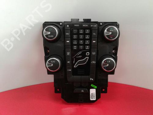 Radio VOLVO V40 Hatchback (525) D2 31288104