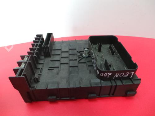 Zekeringkast SEAT LEON (1P1) 1.9 TDI (105 hp) 3971638