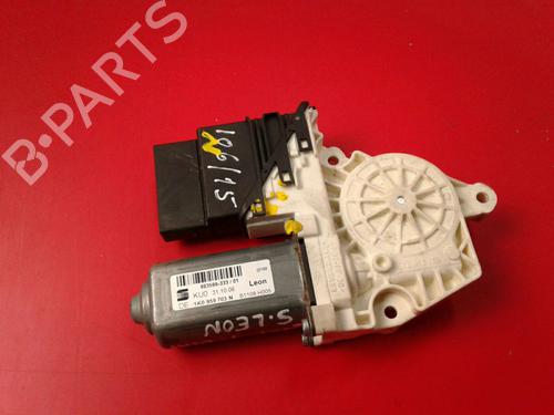 Rudehejsemotor bagstkærm højre SEAT LEON (1P1) 1.9 TDI | BP3987267E22 