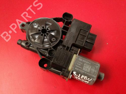 Left rear window motor SEAT LEON ST (5F8) 2.0 TDI 5Q0959811A