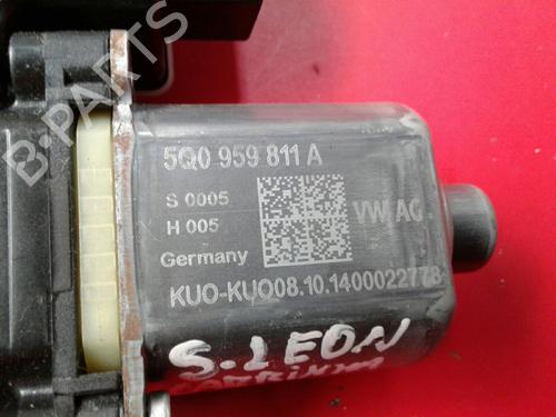 Left rear window motor SEAT LEON ST (5F8) 2.0 TDI | BP3987271E23 