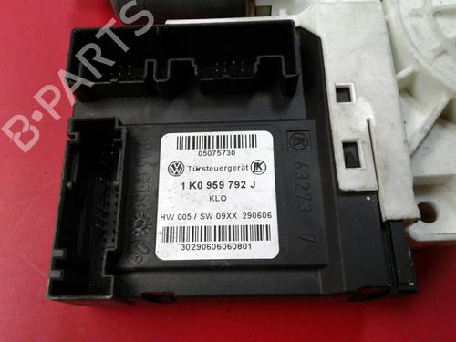 Moteur de lève-vitre avant droit VW GOLF V (1K1)  | BP3987524E20 