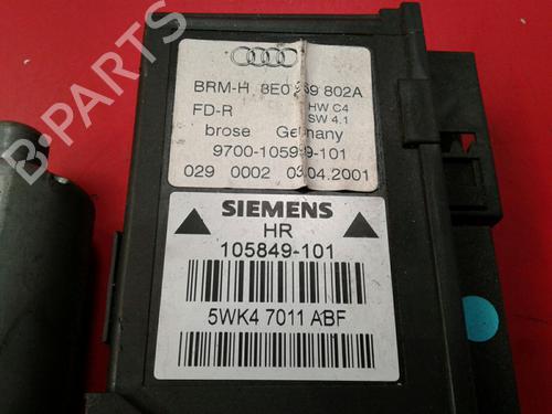 Rudehejsemotor bagstkærm højre AUDI A4 B7 (8EC)  | BP3987987E22 