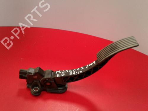 Pedal MITSUBISHI LANCER VIII Sportback (CX_A) 2.0 DI-D (CX8A) MN101544 
