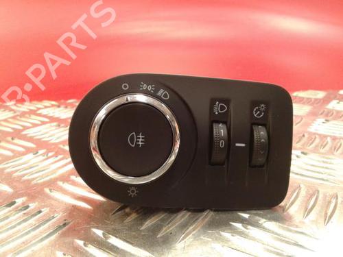 Przełącznik świateł OPEL CORSA E Hatchback Van (X15) 1.4 (08) 13470443