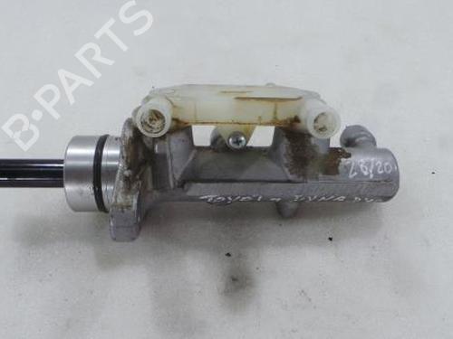 Used Brake master cylinder TOYOTA DYNA Platform/Chassis (KD_, LY_, _Y2_, _U3_, _U4_, _U6_, _U8 3.0 D4d (KDY261_, KDY251_, KDY231_, KDY221_, KDY221R,... (109 hp) 6914652