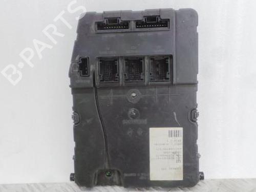 Zekeringkast RENAULT MEGANE II (BM0/1_, CM0/1_) 1.5 dCi (BM0F, BM0T, BM2B, CM0F, CM0T) (82 hp) 7884995