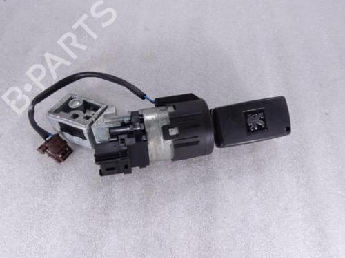 Rattlås /Tenningslås PEUGEOT 5008 (0U_, 0E_) 2.0 HDi 150 / BlueHDi 150 (150 hp) 8068712