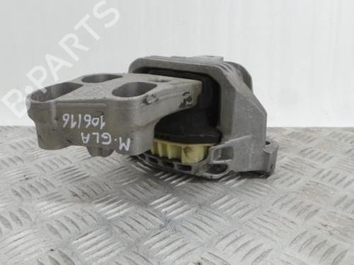 Used Engine mount MERCEDES-BENZ GLA-CLASS (X156) GLA 200 CDI / d (156.908) (136 hp) 8105799