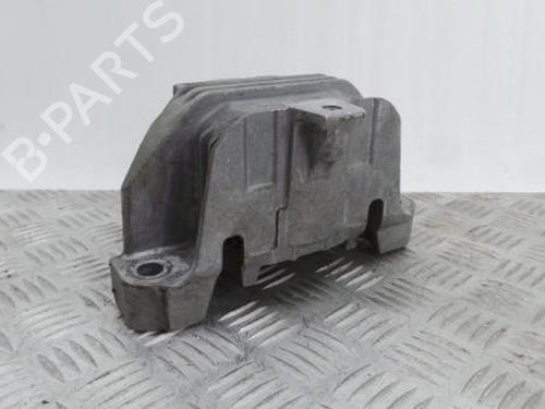 Engine mount MERCEDES-BENZ GLA-CLASS (X156) GLA 200 CDI / d (156.908) | BP8105799M89