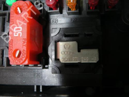 Fuse box VW GOLF VI (5K1) 1.6 TDI | BP9128384E1 