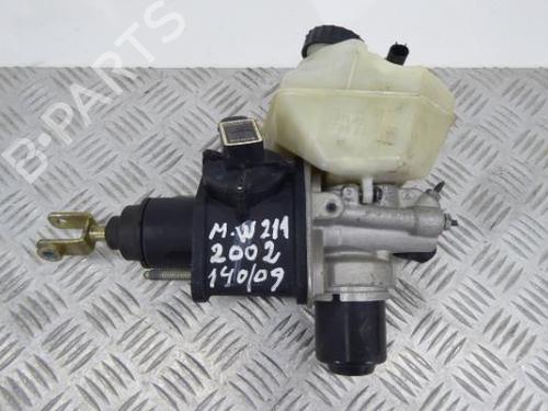 Używane Pompa hamulcowa MERCEDES-BENZ E-CLASS (W211) E 270 CDI (211.016) (163 hp) 10047815