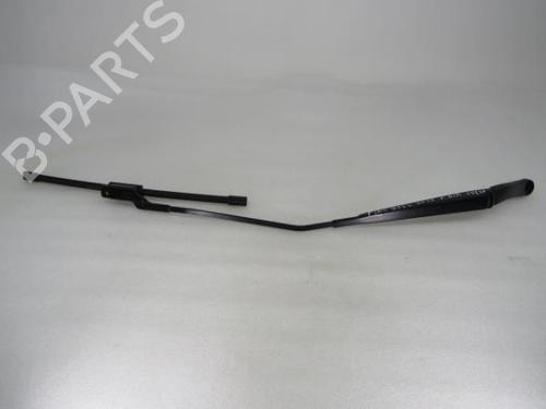 Used Front windshield wiper arm FIAT 500L (351_, 352_) 1.4 (199LYB1B) (95 hp) 15761129