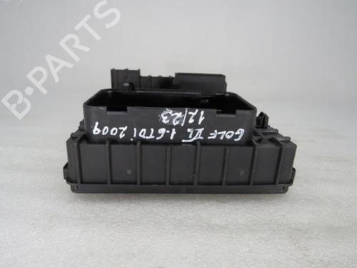 Fuse box VW GOLF VI (5K1) 1.6 TDI | BP15942930E1