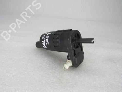 Used Front wiper motor VW GOLF VI (5K1) 1.6 TDI (105 hp) 15945017