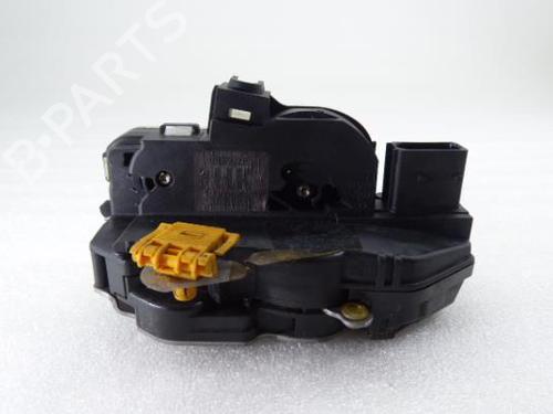 Front left lock OPEL ASTRA J (P10) 1.6 CDTi (68) 13579522
