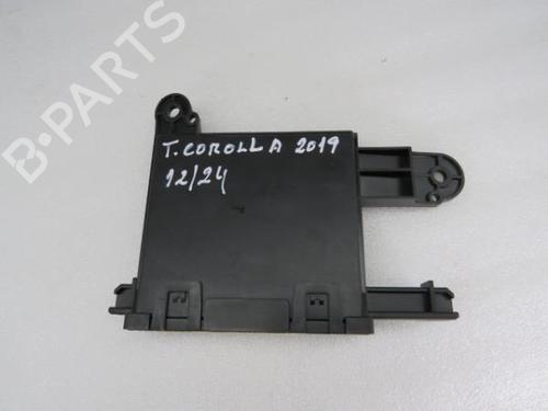 Switch TOYOTA COROLLA Estate (_E21_) 1.8 Hybrid (ZWE211W) | BP17774246I30 