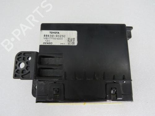 Switch TOYOTA AVENSIS Estate (_T27_) 2.0 D-4D (ADT270_, ADT270R) 88650-05252