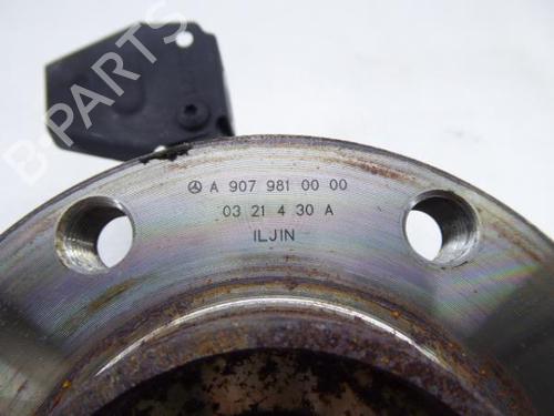 Left front steering knuckle MERCEDES-BENZ SPRINTER 3,5-t Van (B907, B910) 315 CDI RWD (907.631, 907.633, 907.635, 907.637) | BP21023341M25 