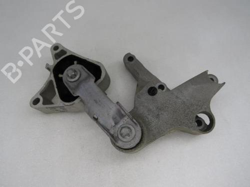 Engine mount MERCEDES-BENZ A-CLASS (W176) A 180 CDI / d (176.012) A2462401309