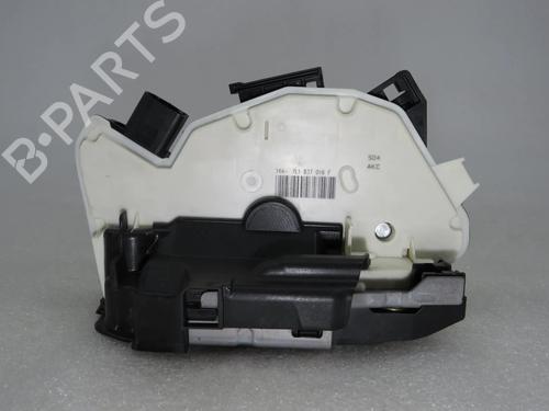 Front right lock VW TRANSPORTER T6 / CARAVELLE T6 Bus (SGB, SGJ, SHB, SHJ) 2.0 TDI 7L1837016F