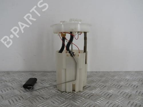 Fuel pump VOLVO V40 Hatchback (525) D2 31321094