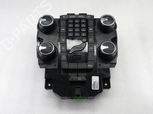 Radio VOLVO V40 Hatchback (525) D2 31398645