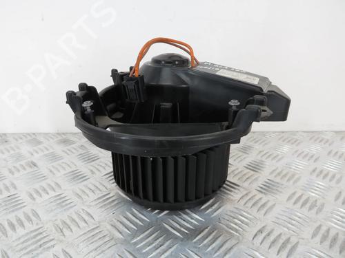 Used Heater blower motor MERCEDES-BENZ GLA-CLASS (X156) GLA 200 CDI / d (156.908) (136 hp) 29526599