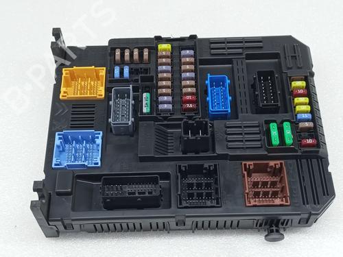 Used Fuse box CITROËN C3 III (SX) 1.5 BlueHDi 100 (SXYHYP, SXYHTU) (102 hp) 29823708