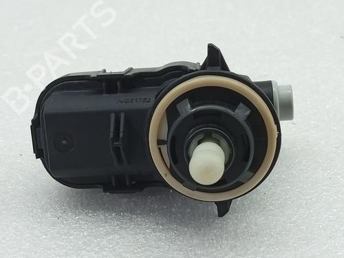 Used Headlight adjuster motor RENAULT MASTER III Van (FV) 2.3 dCi 135 FWD (FV0N, FV08, FV06, FV00, FV1S) (136 hp) 30122432