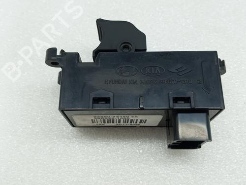 Przełącznik szyby tylnej prawej HYUNDAI i40 I CW (VF) 1.7 CRDi | BP30571536I28