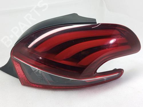 Højre baglygte PEUGEOT 208 I (CA_, CC_) 1.6 HDi / BlueHDi 75 (75 hp) 30626297