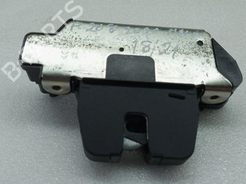 Used Tailgate lock PEUGEOT 208 I (CA_, CC_) 1.6 HDi / BlueHDi 75 (75 hp) 30749812