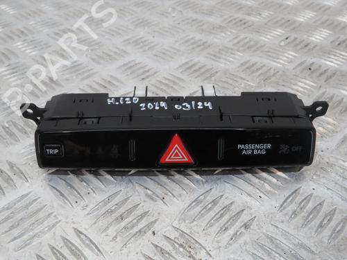Used Warning switch HYUNDAI i20 I (PB, PBT) 1.2 (86 hp) 31582497