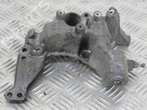 Used Support PEUGEOT 308 SW II (LC_, LJ_, LR_, LX_, L4_) 1.5 BlueHDi 100 (102 hp) 31851244