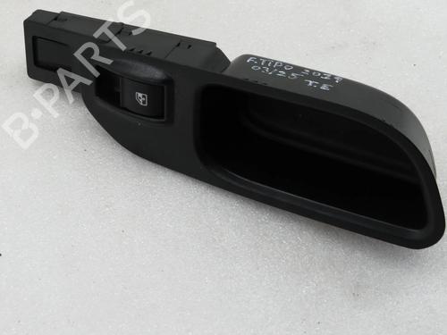 left-rear-window-switch-fiat-tipo-estate-356_-357_-2016-31916940 main image