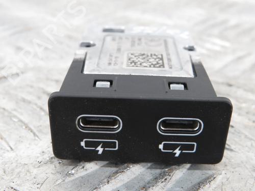 Used Electronic module BMW 1 (F40) 116 d (116 hp) 31945388