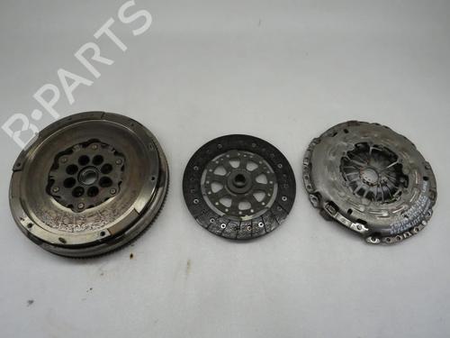 Volant Moteur BMW 1 (F40) 116 d (116 hp) 31991228