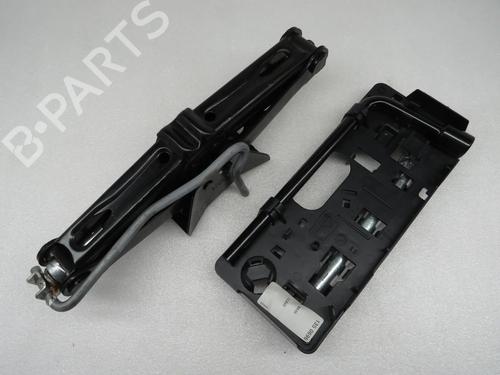 Used Jack Kit TOYOTA PROACE CITY Box Body/MPV (BPZ_) 1.5 D-4D 100 (BPZM) (102 hp) 32020516