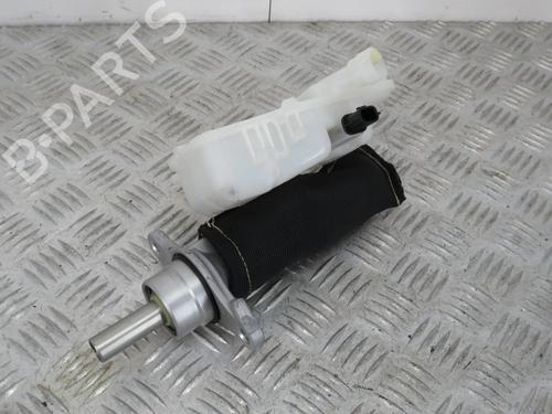 brake-master-cylinder-renault-trafic-iii-van-fg_-2014-32046744 main image