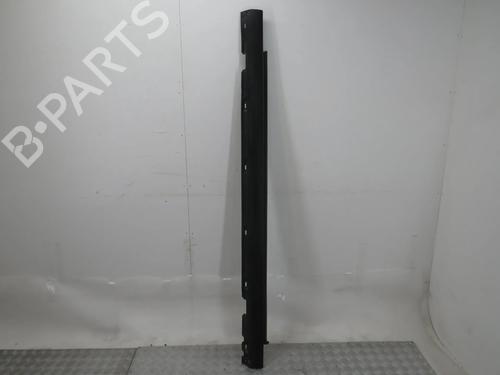 Jupe lateral droite FORD FOCUS IV Turnier (HP) 1.5 EcoBlue (120 hp) 32207677