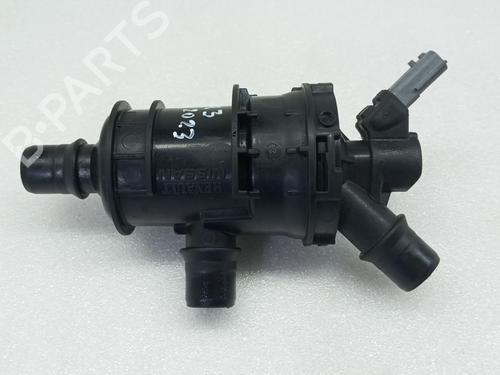 Used Auxiliary water pump RENAULT MASTER III Van (FV) 2.3 dCi 135 FWD (FV0N, FV08, FV06, FV00, FV1S) (136 hp) 32240698