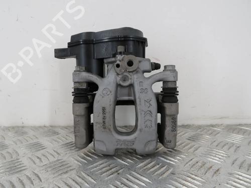 Used Right rear brake caliper Right rear brake caliper DS DS 3 / DS 3 CROSSBACK (UR_, UC_, UJ_) 1.2 PureTech 100 (URHNKK, URHNEK) (101 hp) 33302858 33302858