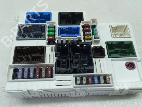 Used Fuse box Fuse box PEUGEOT 308 SW III (FC_, FJ_, FR_, F4_, FN_) BlueHDi 130 (FCYHZL, FCYHZT) (131 hp) 34614184 34614184