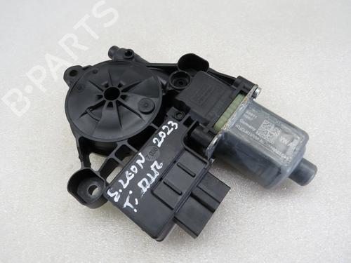 Used Right rear window motor Right rear window motor SEAT LEON Sportstourer (KL8, KLD) 2.0 TDI (115 hp) 35822377 35822377