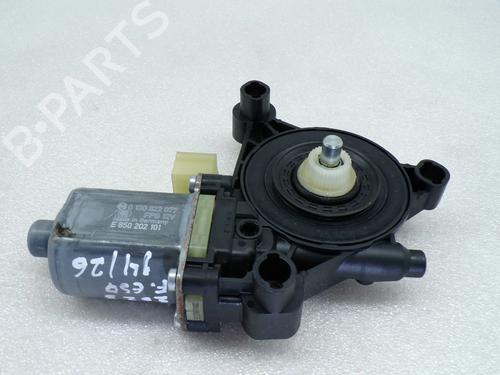 left-front-window-motor-seat-leon-sportstourer-kl8-kld-2020-35894884 main image
