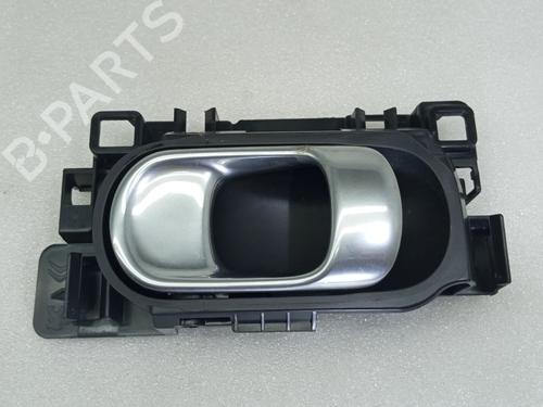 Højre fortil invendig håndtag Højre fortil invendig håndtag CITROËN C3 III (SX) 1.2 PureTech 82 (83 hp) 35952313 35952313