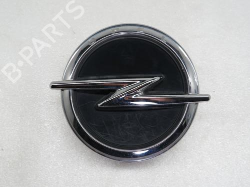 Bagagerumshåndtag Bagagerumshåndtag OPEL CORSA F (P2JO) 1.2 (68) (75 hp) 35974627 35974627