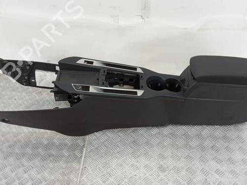 Used Middle console Middle console DS DS 3 / DS 3 CROSSBACK (UR_, UC_, UJ_) 1.2 PureTech 100 (URHNKK, URHNEK) (101 hp) 35981709 35981709